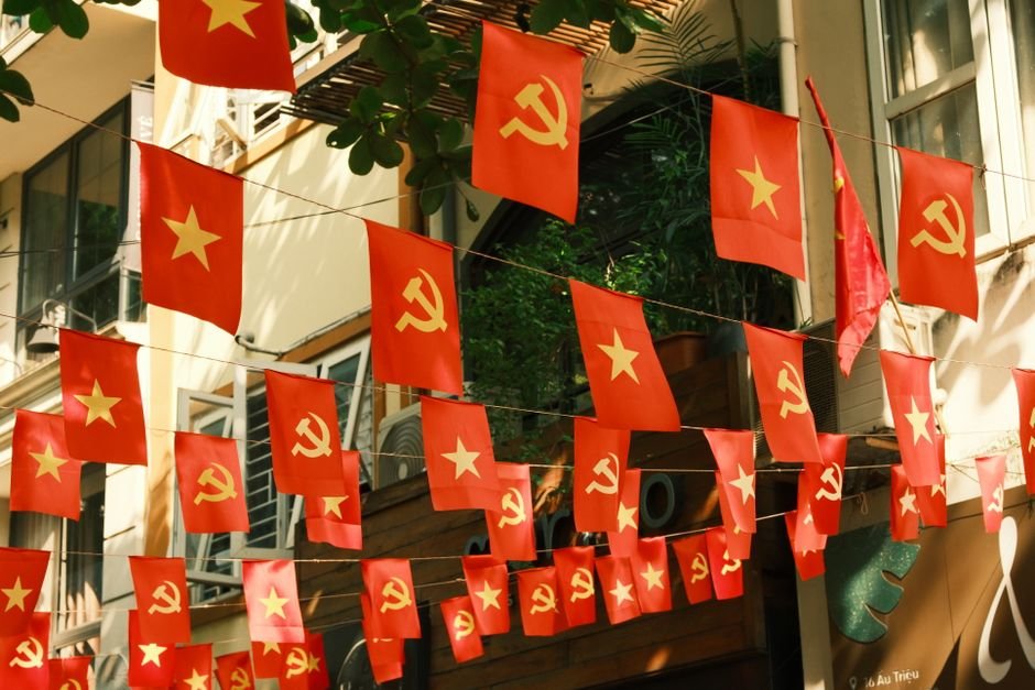 The Communist Manifesto Book: History, Analysis, and Legacy